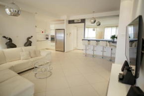 Red Sea View Apartment with Mamad by Sea N' Rent